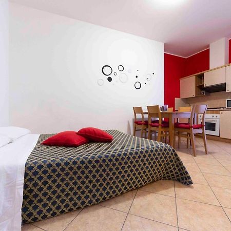 Aparthotel Residenza Melucci Rimini Exterior foto
