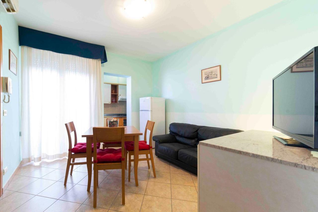 Aparthotel Residenza Melucci Rimini Exterior foto