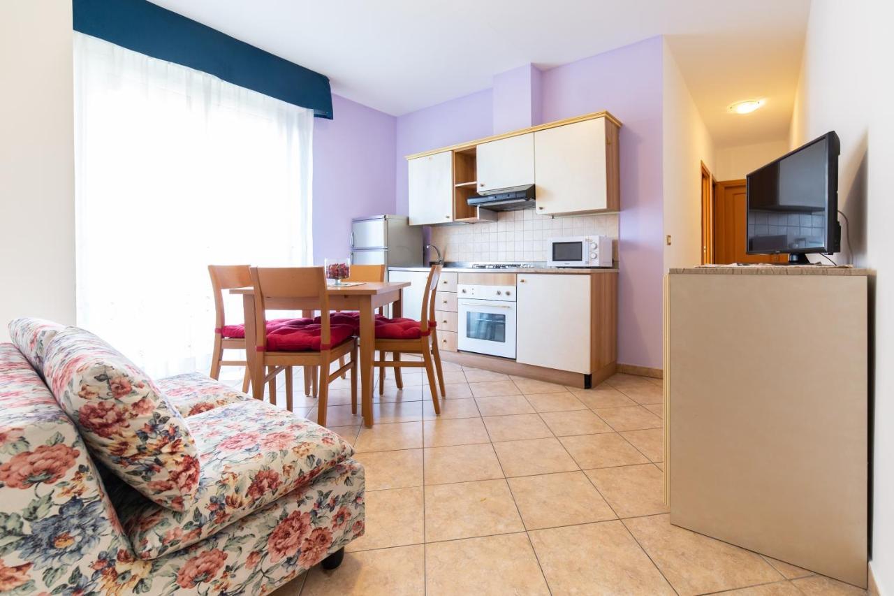Aparthotel Residenza Melucci Rimini Exterior foto