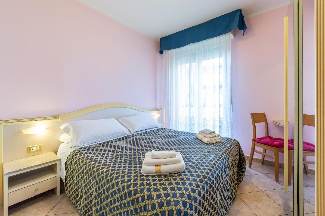 Aparthotel Residenza Melucci Rimini Exterior foto