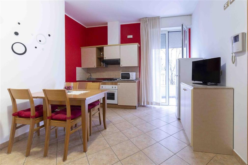 Aparthotel Residenza Melucci Rimini Exterior foto