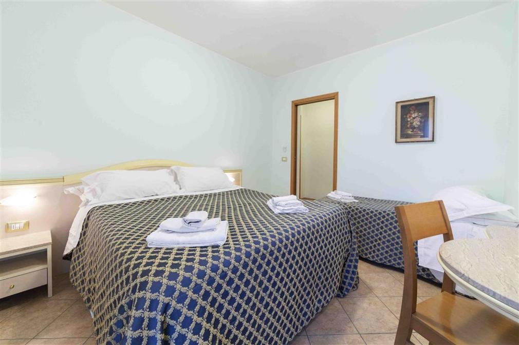Aparthotel Residenza Melucci Rimini Exterior foto
