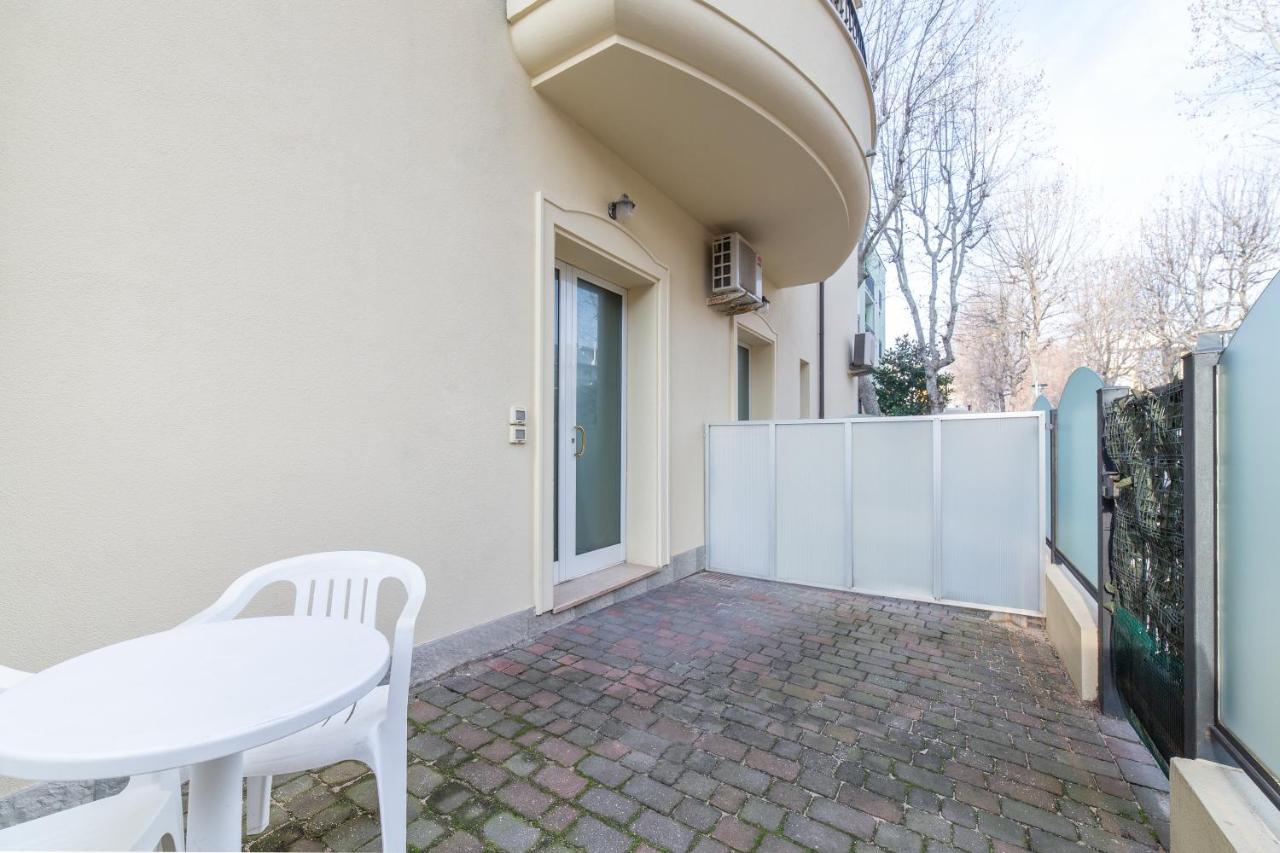 Aparthotel Residenza Melucci Rimini Exterior foto