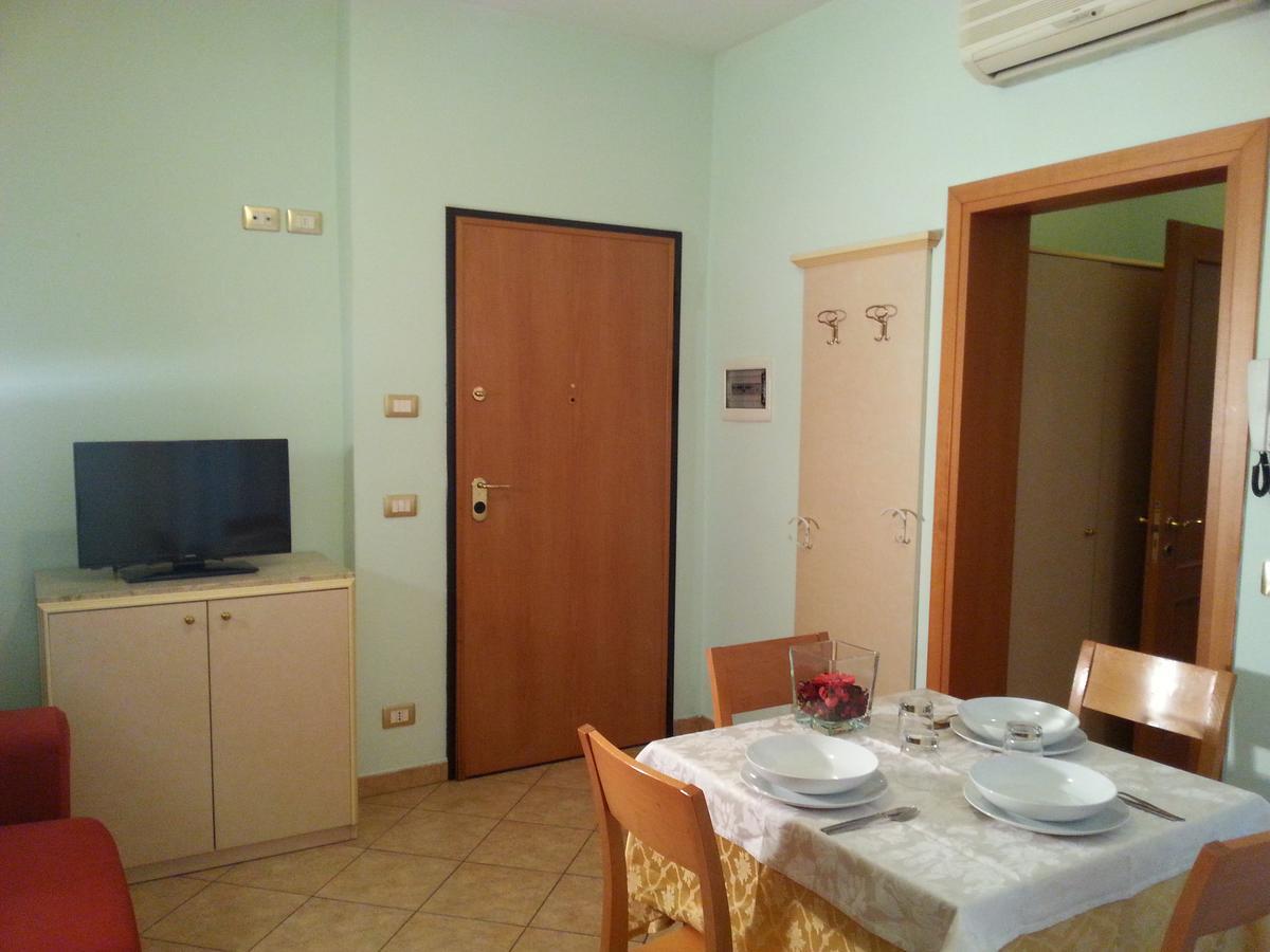Aparthotel Residenza Melucci Rimini Exterior foto